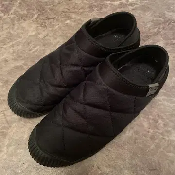 PALLADIUM 퀼팅 슬립온 블랙