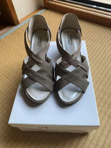 허시파피 샌들 24cm