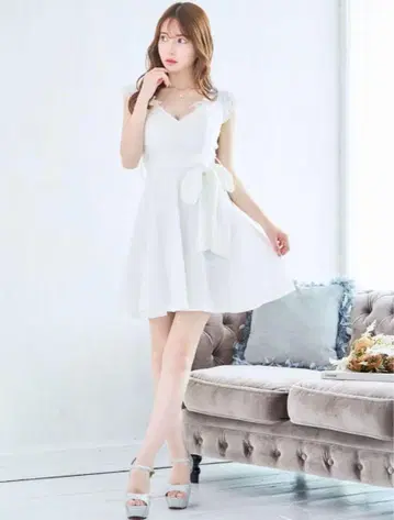 Jewels 화이트 레이스 리본 드레스