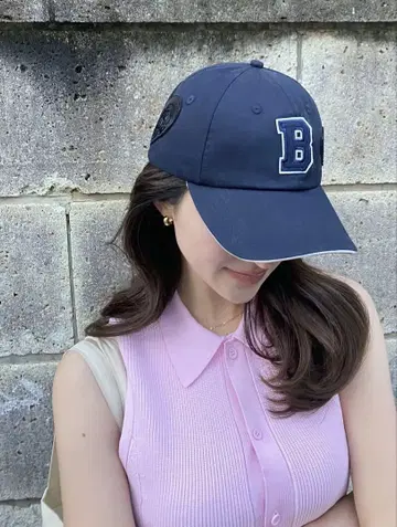 B. CLUB CAP bibiy. 모자 캡