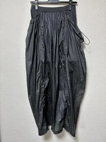 레이어드 시링 스커트/아모멘트