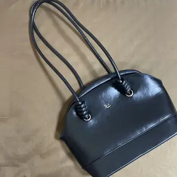 moi tytto 숄더백 블랙