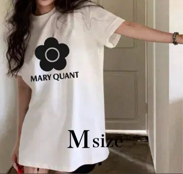 새상품! M 플라워 로고 반팔 티셔츠