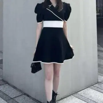 rienda 테일러드 칼라 미니 플레어 하프 니트 원피스 M
