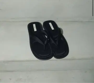 아누케 스퀘어 툭 샌들 블랙 37