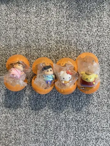 크레용 신짱 산리오 캐릭터즈 나란히