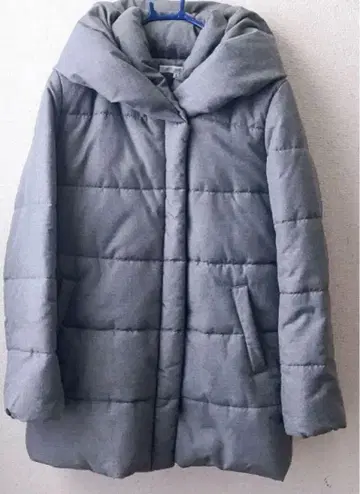 그레이 후드 부착 퀼팅 다운 자켓