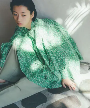 오드리 앤 존 워드 그리 풀오버 블라우스