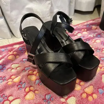 블랙 GRL 통굽 샌들