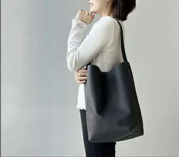 twenty vivo 천연 가죽 소프트 토트백 블랙