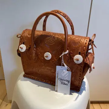 GRACE CONTINENTAL 카빙 백