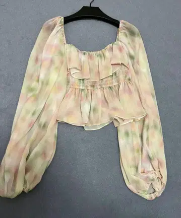 파스텔 프릴 셔링 블라우스