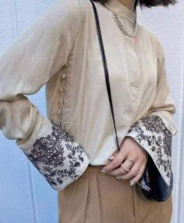 AMERI EMBROIDERY CUFF BLOUSE shirt 아메리