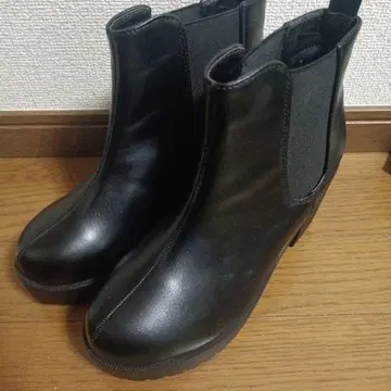 시착만 해본 블랙 사이드 고어 부츠