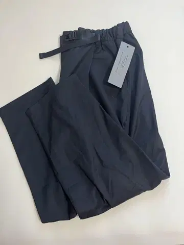 Antwort 울 개버딘 easy trousers 미사용 새상품