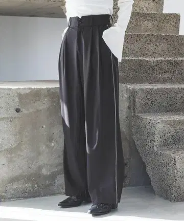 JEANASIS 다이버 라인 턱 팬츠