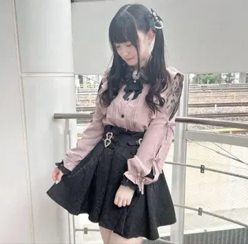 ROJITA 하트 비쥬 버클 플레어 스커트 블랙