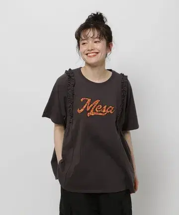 니코앤드 nikoand... 콜라보 프릴 모듬 로고 티셔츠 L