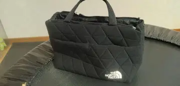 THE NORTH FACE 퀼팅 토트백 블랙
