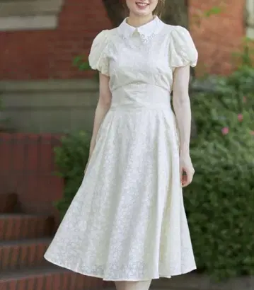 토코 클로젯 플라워 컷워크 자수 카라 부착 벌룬 슬리브 시어 플라워