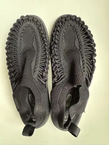 KEEN UNEEK 샌들 블랙 뜨개질 슬립온 슈즈