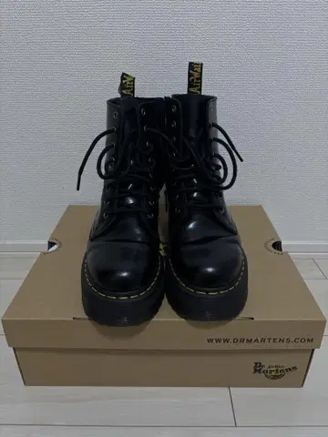 하자품 Dr. Martens 통굽 JADON 8홀 UK7