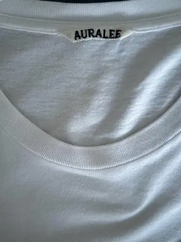 AURALEE 화이트 반팔 티셔츠