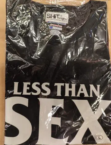 BiSH Less Than SEX 티셔츠 화이트 레터
