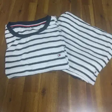 Tommy Hilfiger 스트라이프 룸웨어 세트