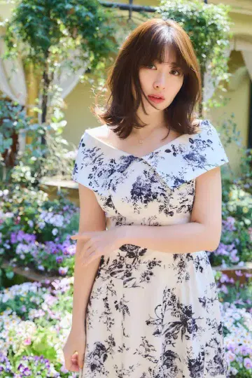미사용 정품 Secret Garden Midi Dress