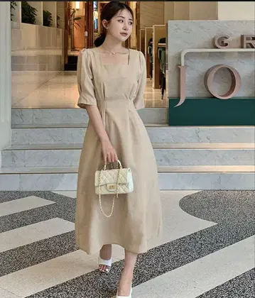 스퀘어 넥 원피스 베이지