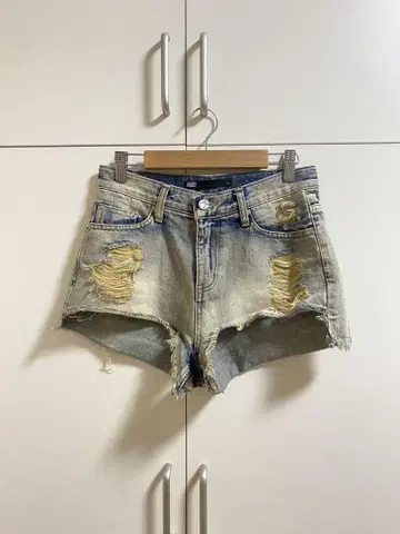Bohemian Soul 데미지 데님 숏팬츠