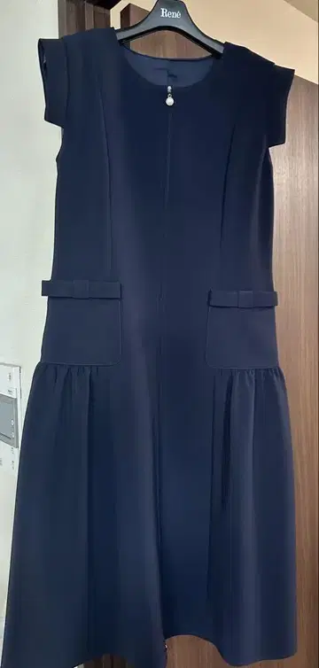 Rene 네이비 플레어 스커트 원피스