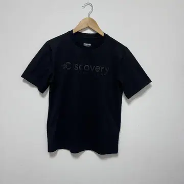 Discovery 로고 반팔 티셔츠 블랙 한국