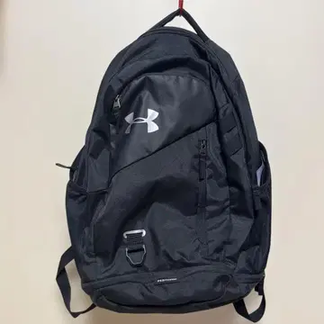 Under Armour 블랙 백팩