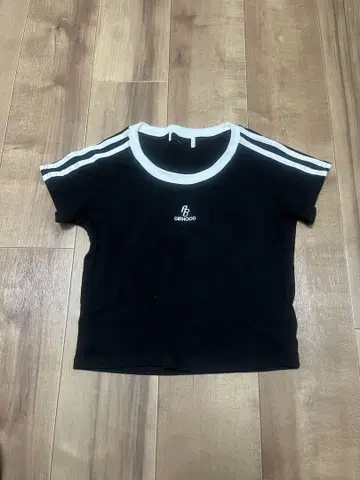 한국 블랙 티셔츠 스트라이프
