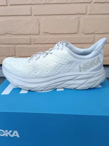 HOKA 화이트 러닝화