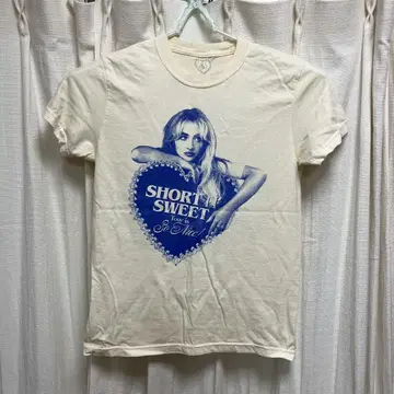 SHORT N' SWEET TOUR 2024 티셔츠