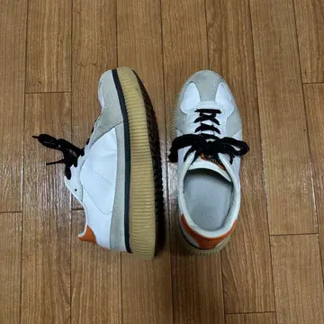 오니츠카타이거 데레시티 24.0cm 스니커즈