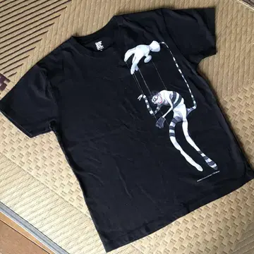 TIM BURTON 한정판 블랙 티셔츠 S 사이즈 팀 버튼 세계전