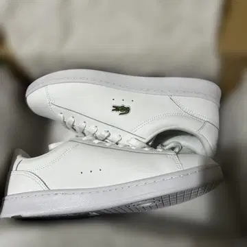 Lacoste 화이트 가죽 스니커즈
