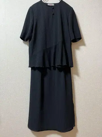 시선당 블랙 스커트 셋업 반팔 크레이프 원단