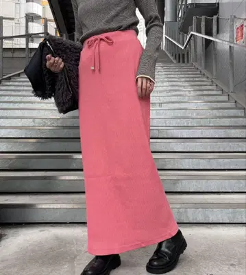 리브 I 라인 스커트