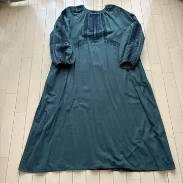 하우스 오브 로터스 다크 그린 자수 긴팔 원피스