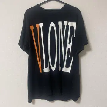 VLONE 블랙 티셔츠