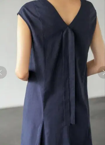 스타일 델리 면 린넨 V 넥 플레어 원피스 01 네이비