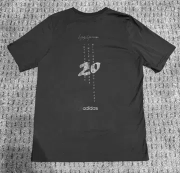 20주년 한정판 Y-3 반팔 티셔츠