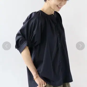 TORRAZZO DONNA 트라조도나 개더 블라우스 네이비 반팔