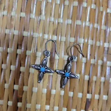 터콰이즈 크로스형 실버 귀걸이