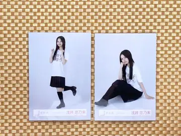 사쿠라자카46 아사이 코이노미 로고 T셔츠 히키 앉기